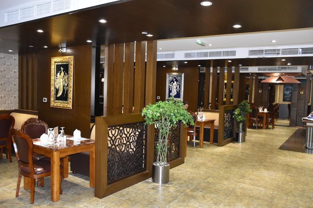 Clifton International Hotel Fujaïrah Extérieur photo